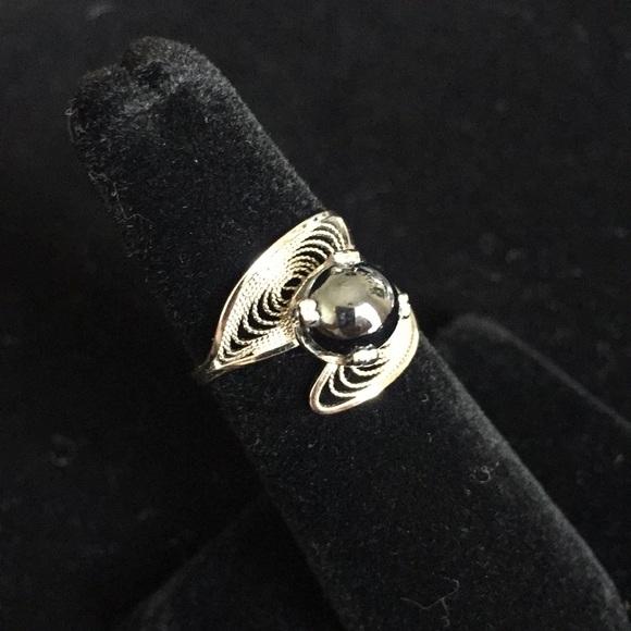 Sterling Silver Hematite Pearl Wrap Ring - Picture 3 of 9
